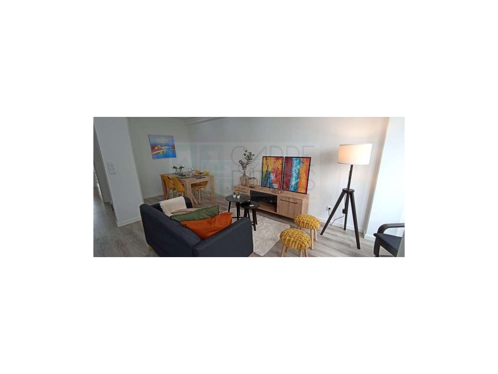 Apartamento T2 - Totalmente remodelado, em S. Domingos de Benfica - Grande imagem: 2/19