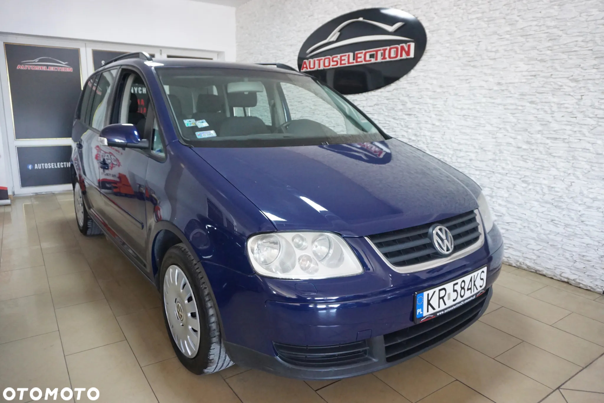 Volkswagen Touran 2.0 TDI DPF Comfortline DSG - 2