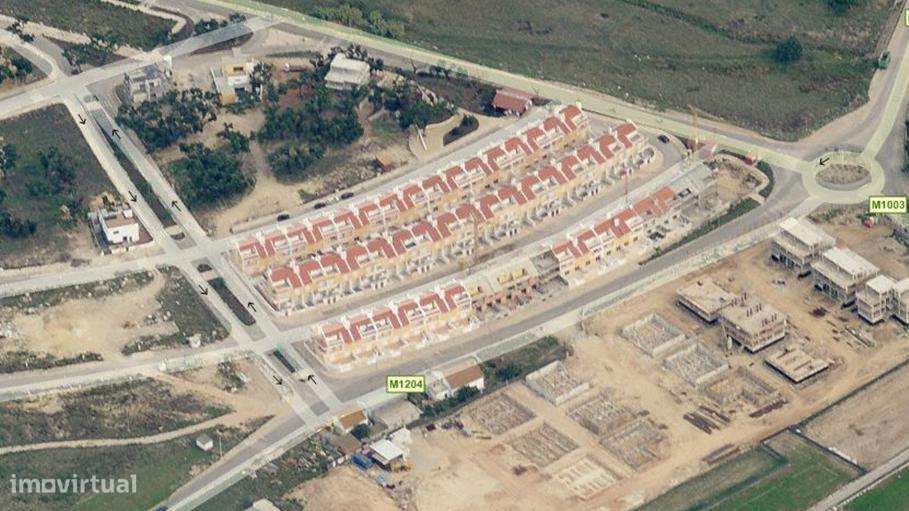 Lote de terreno para construção de moradia em banda-3