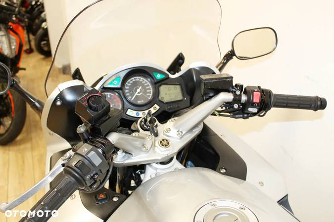 Yamaha FJR - 7