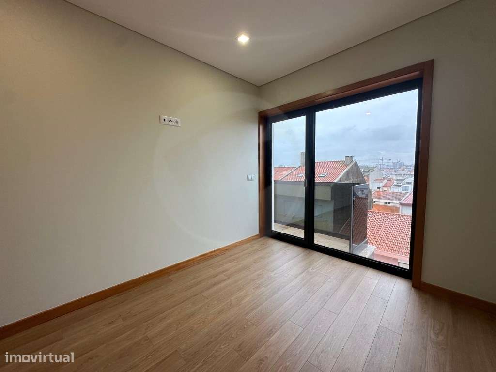 T2 NOVO no Último Piso em 1ª Linha de Mar c/ Terraço em Vila do Conde-11