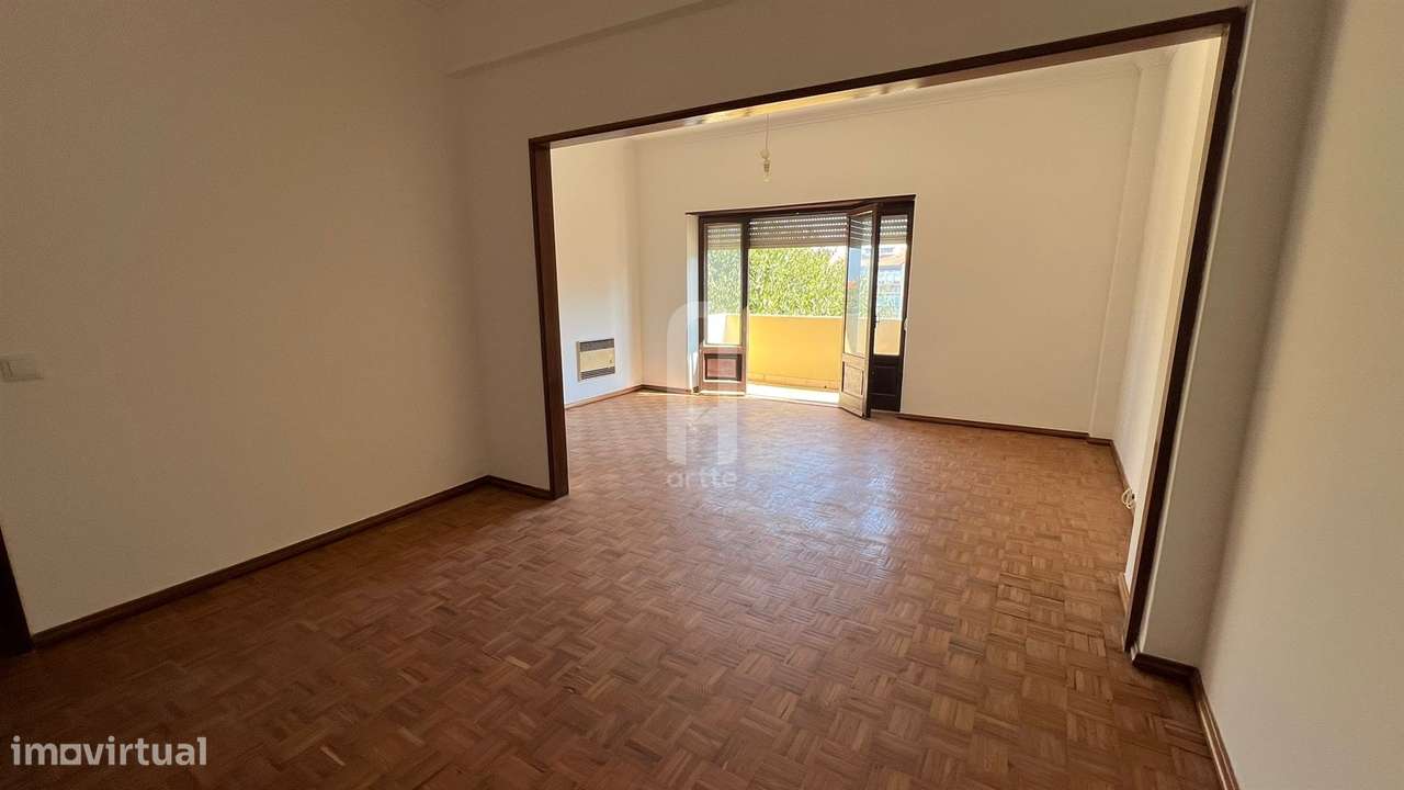 Prédio no Centro de Almada - Grande imagem: 3/12