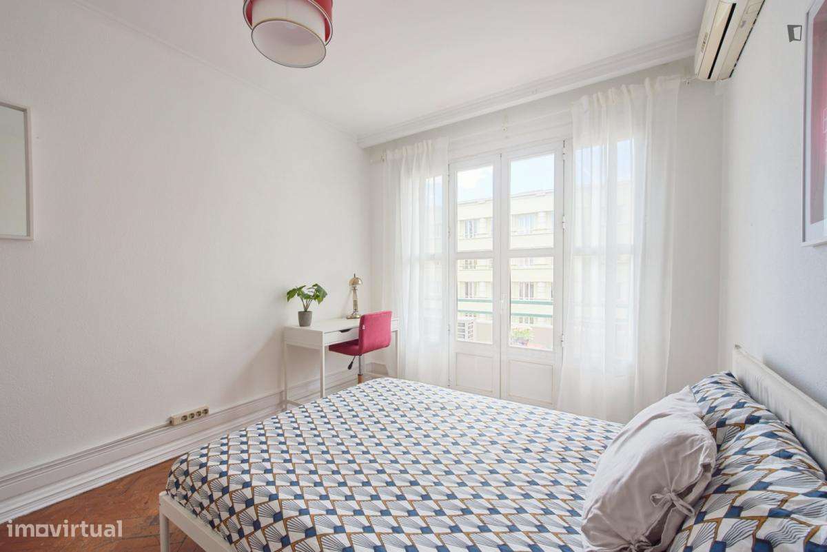 Quarto - localizado em Marquês de Pombal Lisbon - Grande imagem: 5/60