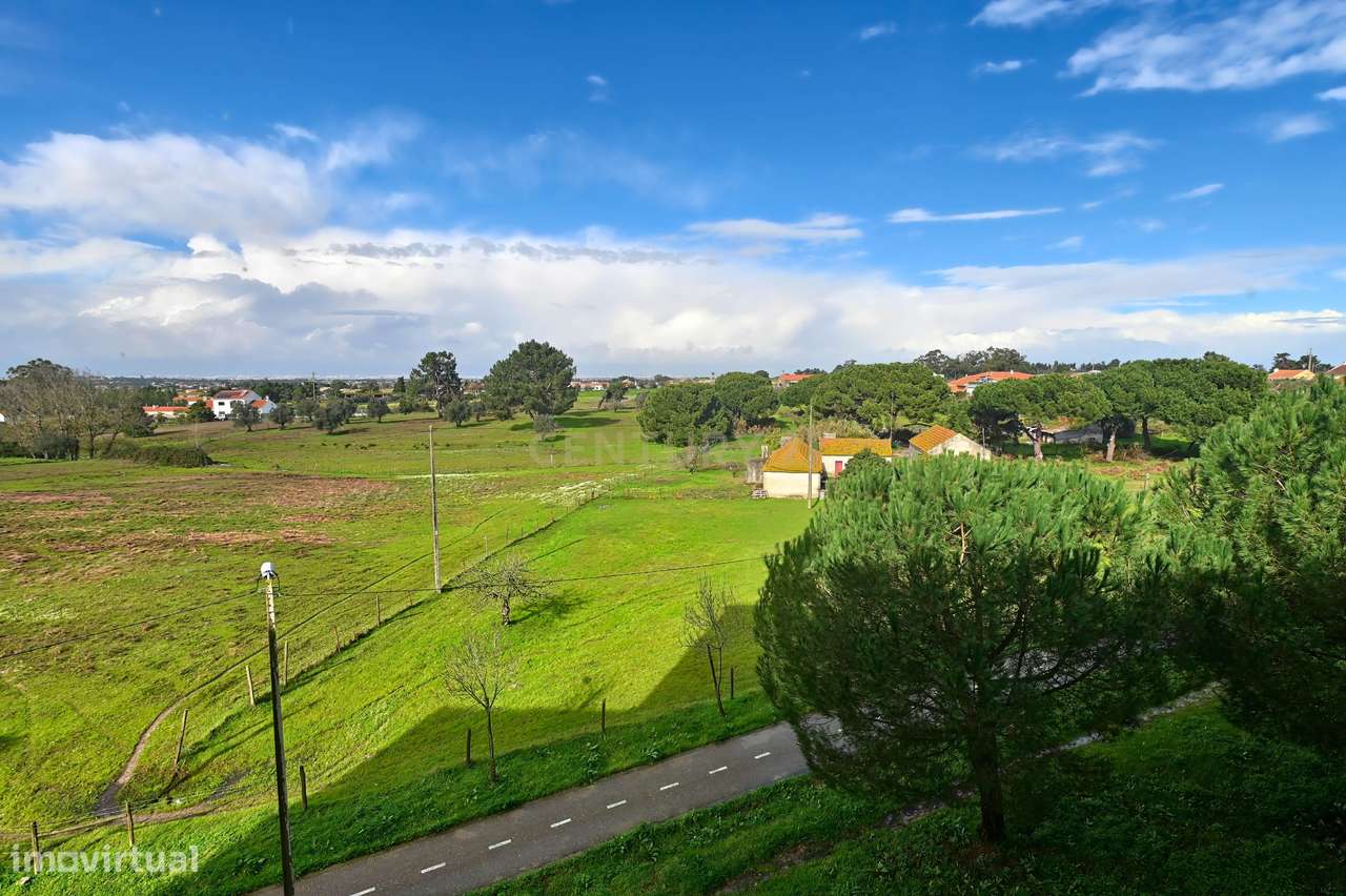 Apartamento Renovado T2 em Pinhal Novo-24