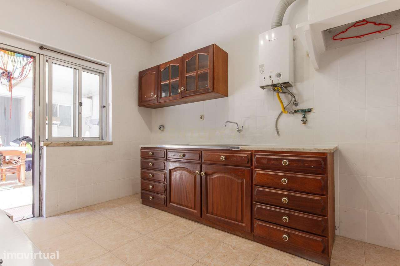 Moradia T2+1 com Anexo Independente, Garagem, Terraço e Adega – Quinta-18