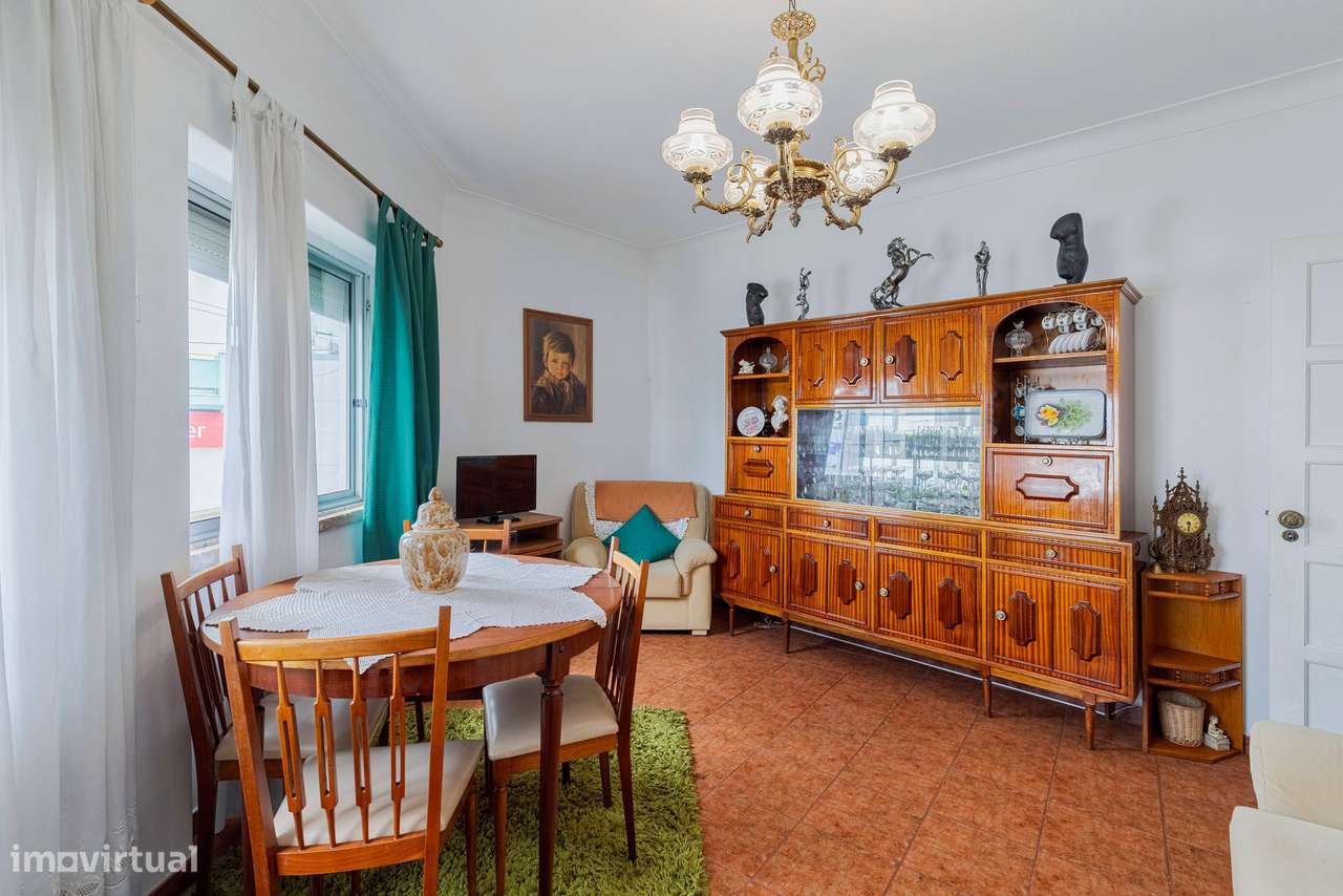 LARANJEIRO - T2 com extensa varanda num 1º andar! - Grande imagem: 2/22