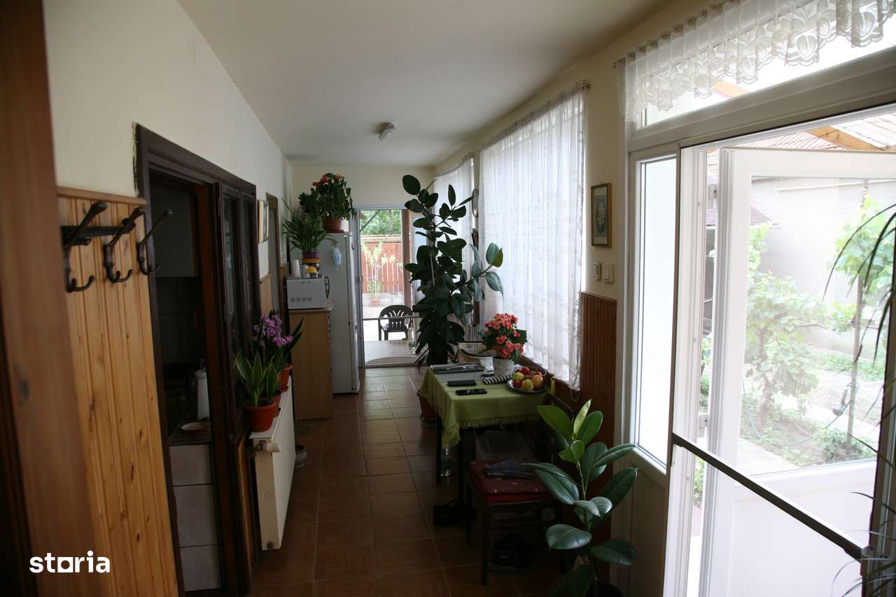 Casa solida din caramida in Zimandu Nou, renovata - Imagine principală: 5/14