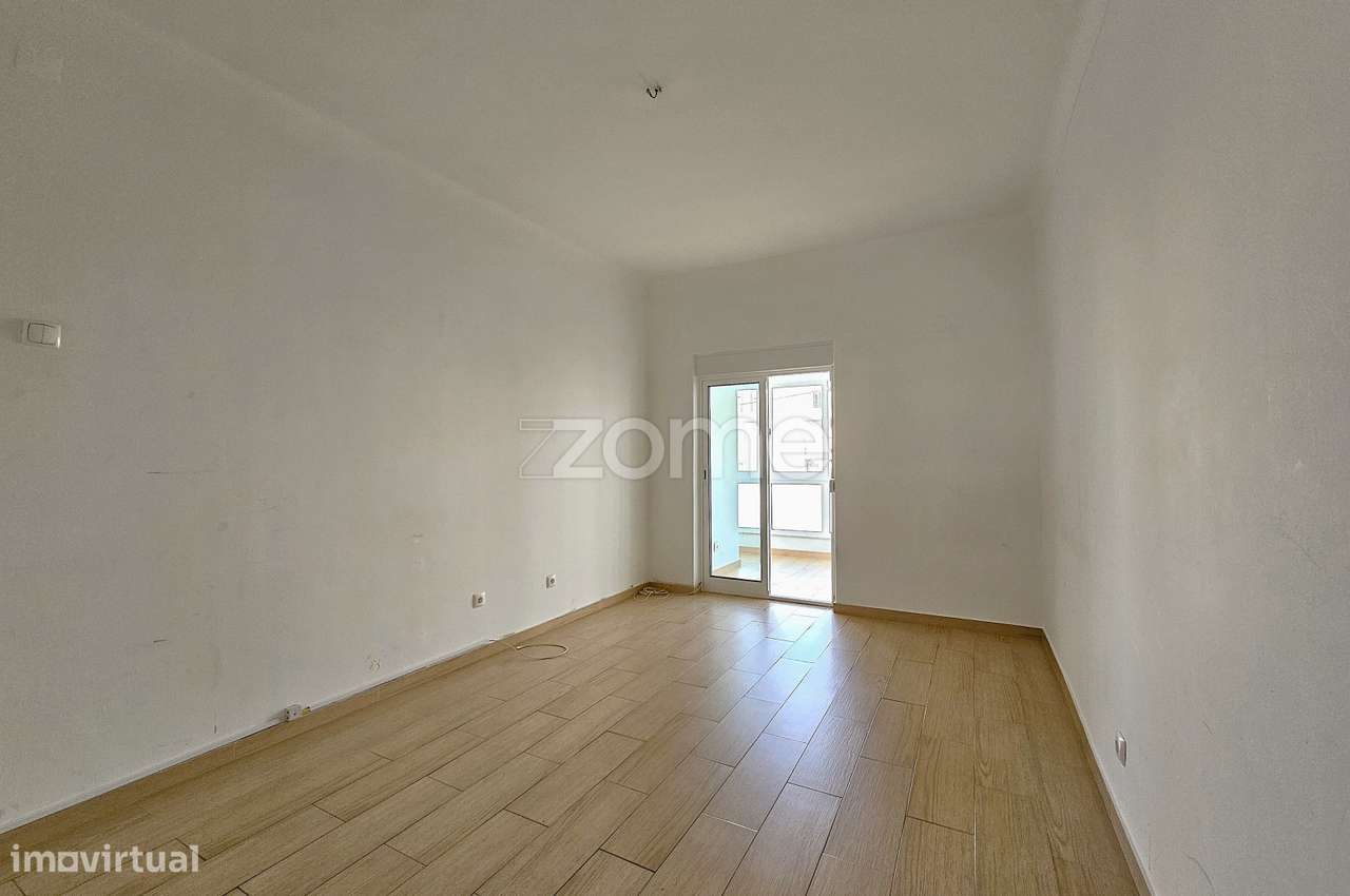 T2 em Almada Velha com Mobilidade Excecional - Grande imagem: 2/23