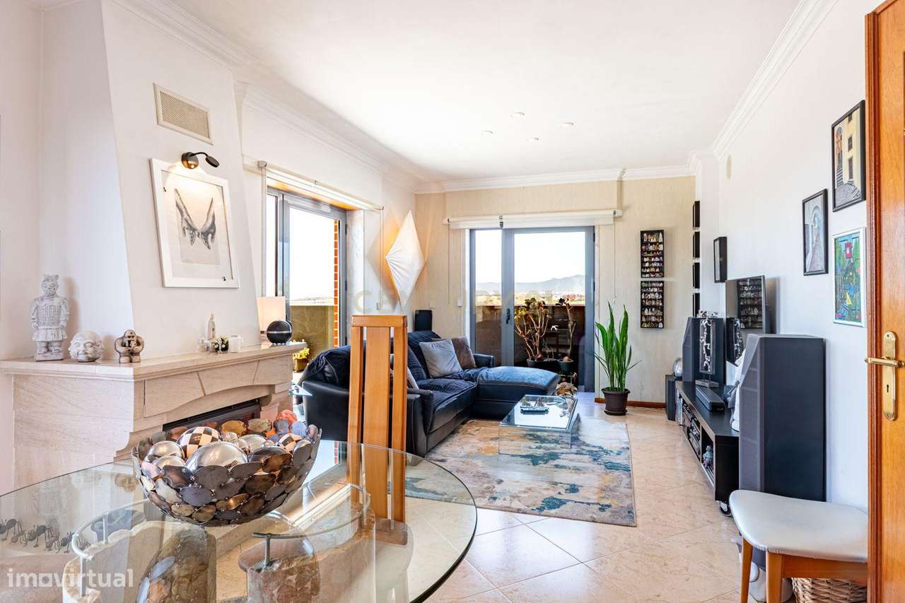 Apartamento Único T2 de 82m2 com Terraço de 75m2 em Porto Salvo-5