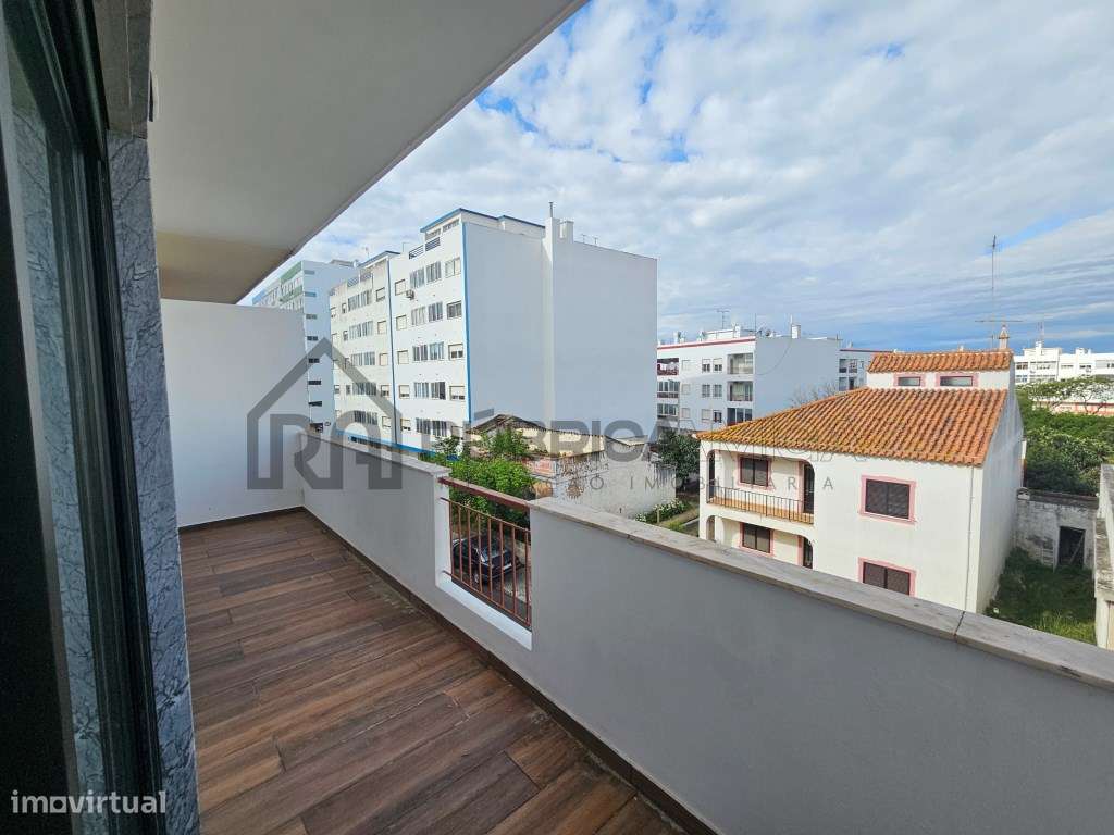T3 renovado na zona de Betunes em Loulé-12