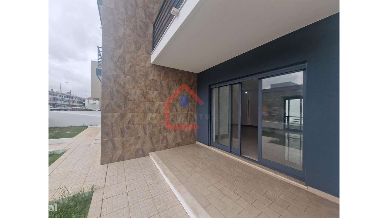 Moradia Isolada em Almada-45