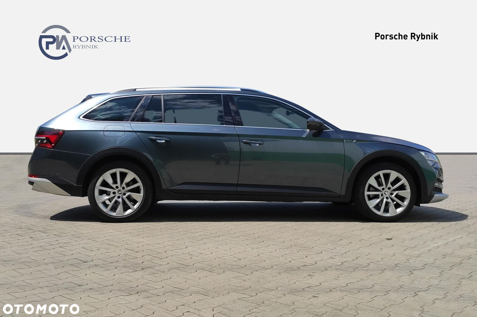 Skoda Superb 2.0 TDI SCR 4x4 Scout DSG - 3