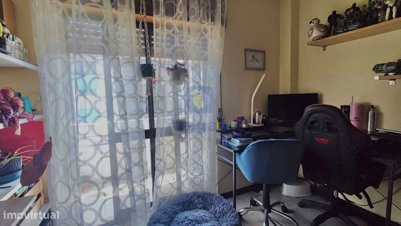Apartamento T2 com Varanda , Arrecadação e vista Rio em Alverca-20