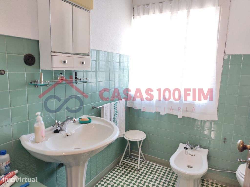 5 Moradias + Terreno em Loureiro - Peso da Régua-17