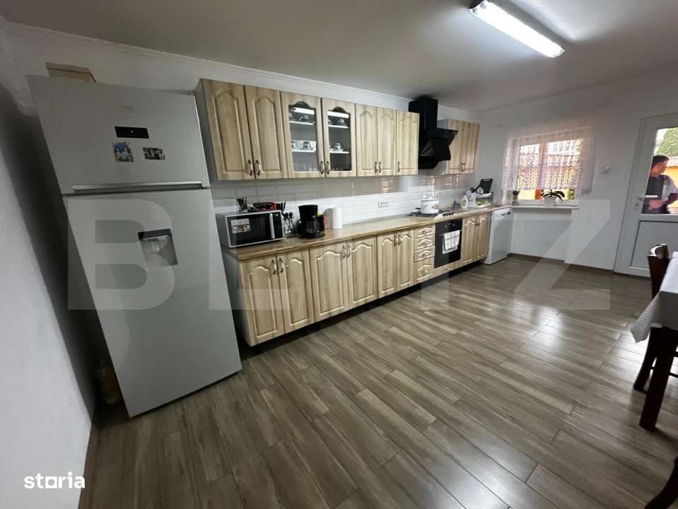 Casa spatioasa, aproape de centru, intr-o zona excelenta din Sebes - Imagine principală: 3/19