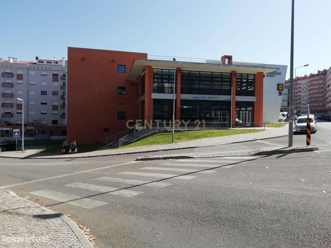 Loja com 187m2 - Centro Domingos Jardo  - Cacém - Grande imagem: 3/3