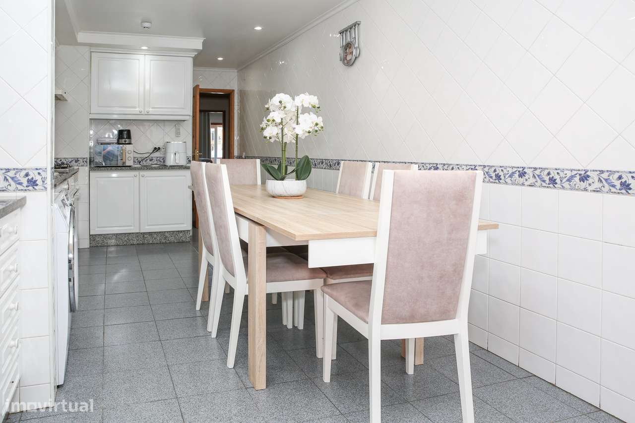 Fantástico Apartamento T3 com terraço e 2 lugares de garagem-12