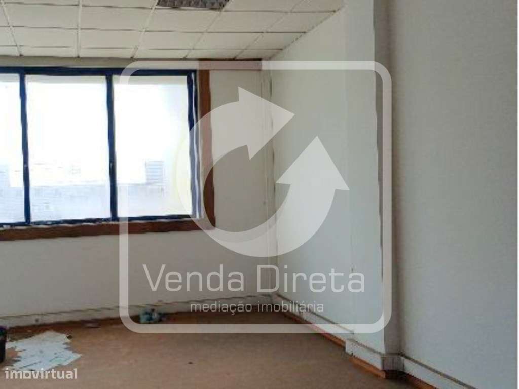 Armazém com 555 m² | 2 Pisos | Excelente Localização em Alverca do ...-9
