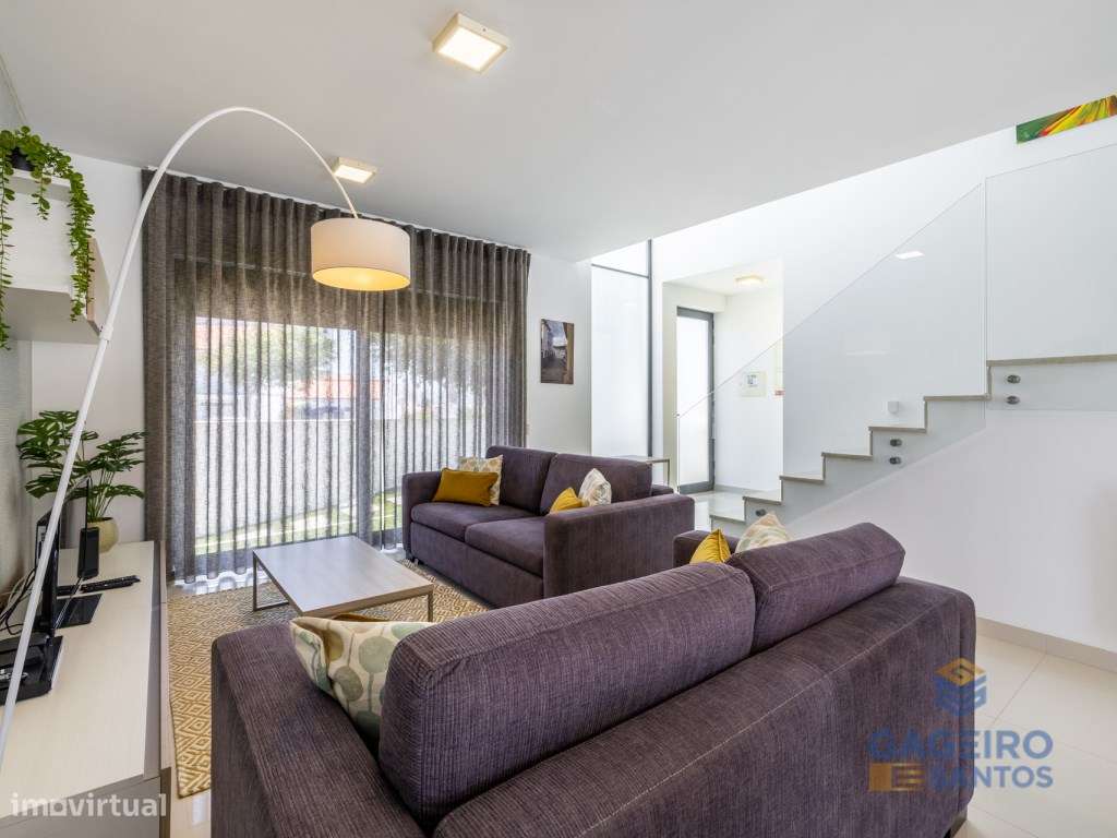 Moderna moradia T3 com piscina privativa-9