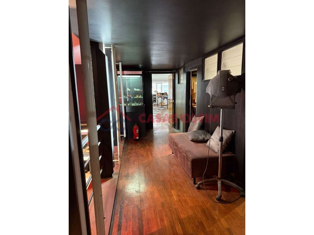 Excelente loja no Porto - Cedofeita-18