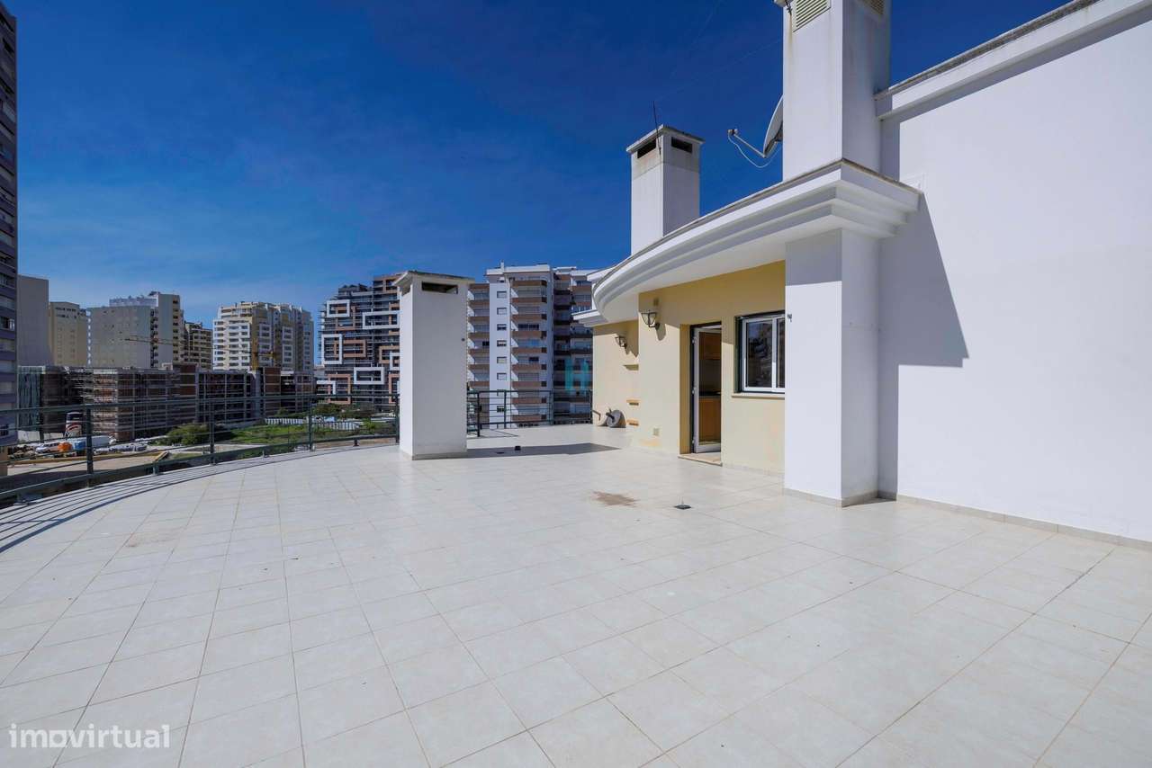Penthouse T3 na Praia da Rocha – localização privilegiada-28
