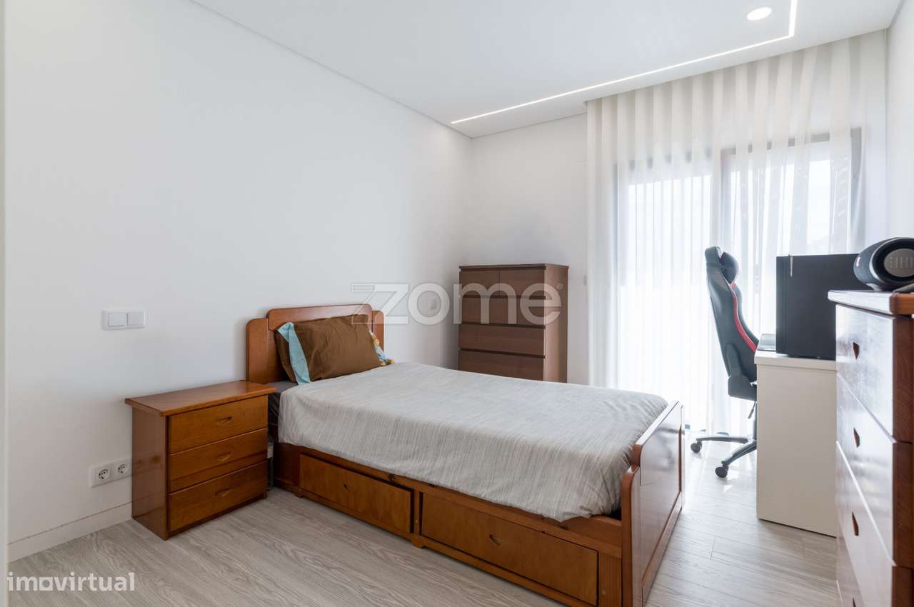 Moradia T3 Famões-24