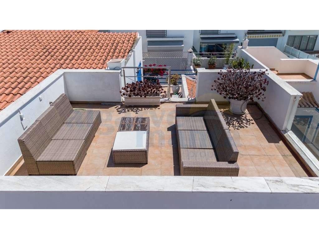 Exclusivo! Moradia T6 com Vista Mar à entrada da Praia - Lota, Mant... - Grande imagem: 4/47