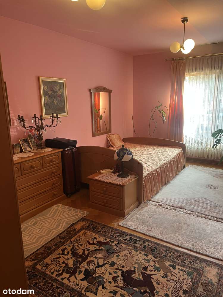 Dom z dużym ogrodem na osiedlu Zielonym-18