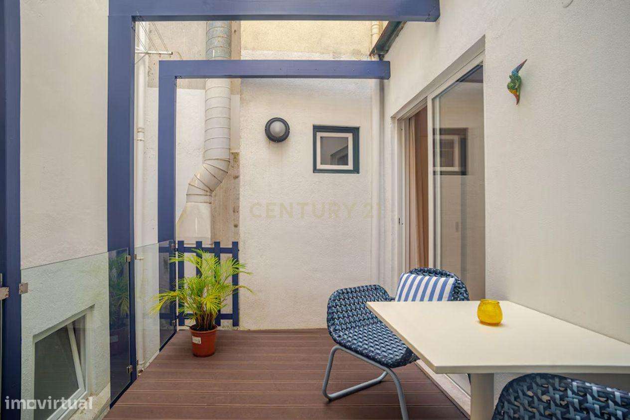 Apartamento T2 renovado na Graça, pronto a habitar ou investir, com fo-5