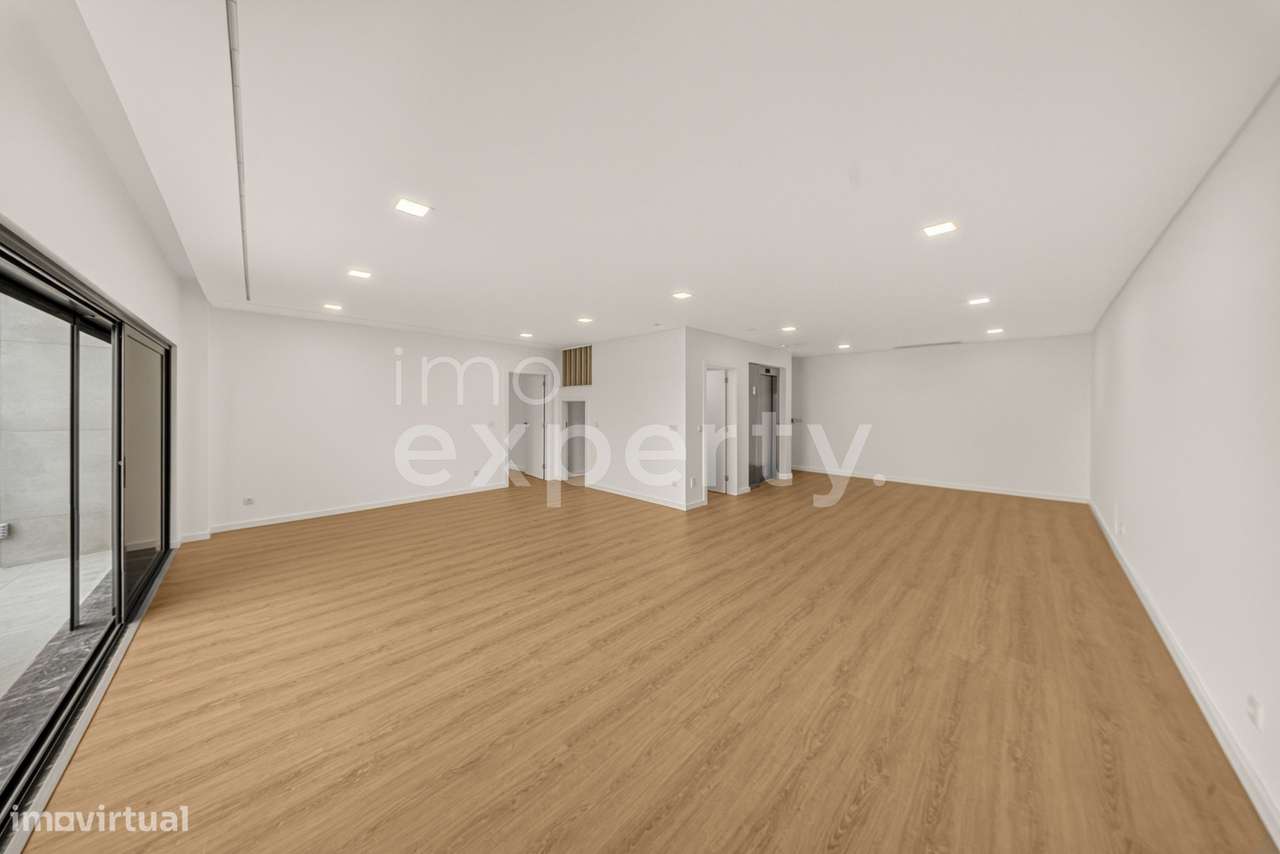 Moradia T5 de Luxo com piscina na Mealhada, Loures-32