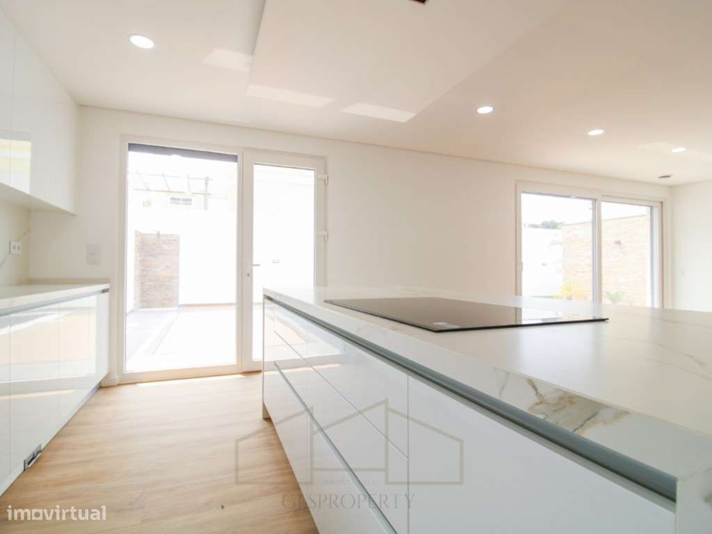 Moradia Isolada T4 - inserida em lote 420m2 - Aldeias de Irmaos - A...-11