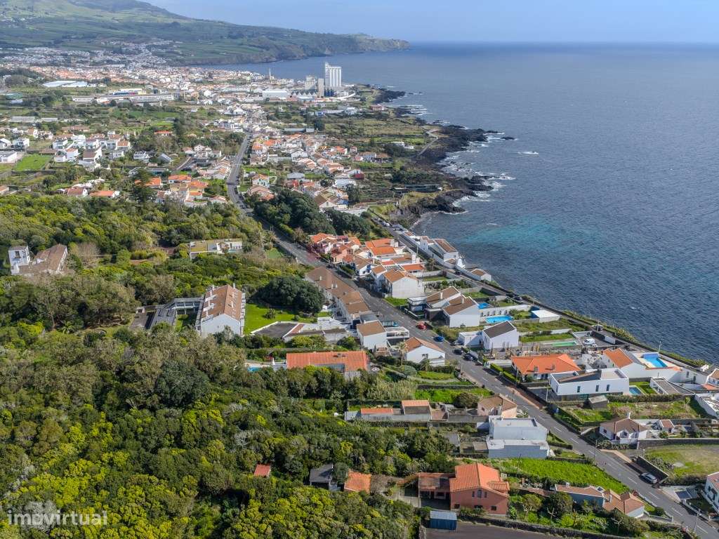 Moradia T4+1 com Dupla Cozinha e Vista Mar - Potencial de Investime...-9