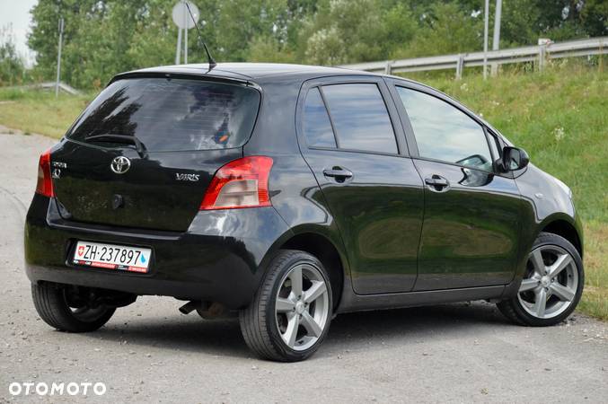 Toyota Yaris 1.3 Terra Premium - 14