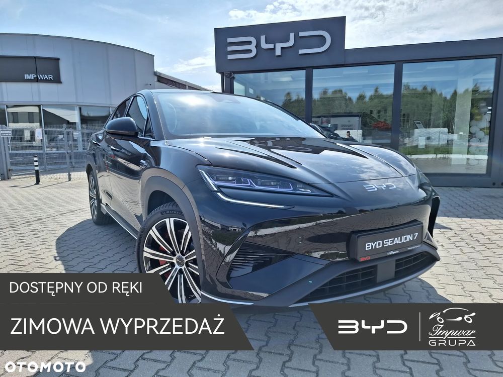 4,5 S (0-100 km/h) / Zasięg 502 km / Head-Up / Dynaudio® / Kamera 360