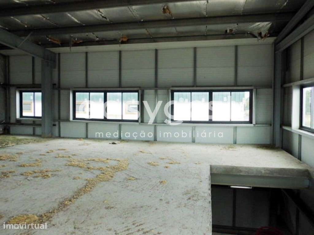 Lote industrial com construção - Grande imagem: 2/34