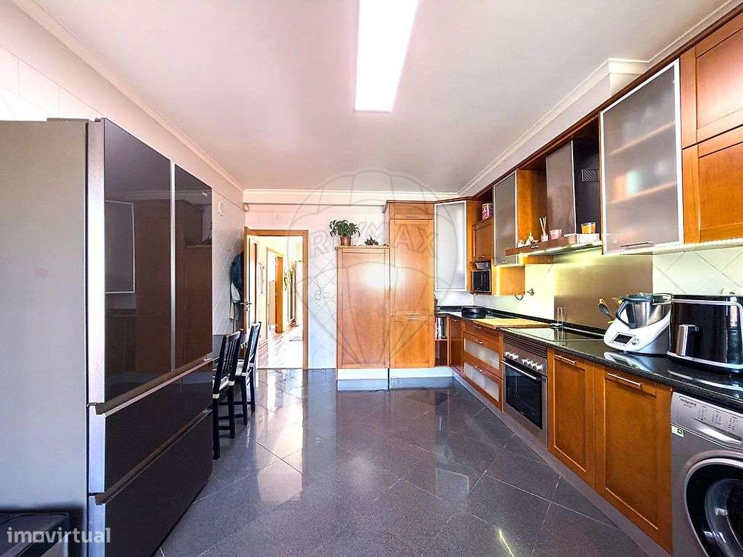 Moradia T4 para venda-10