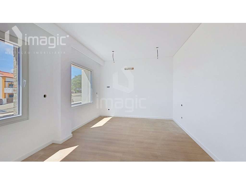 Moradia T4 nova de Design moderno, em Mafra.-22