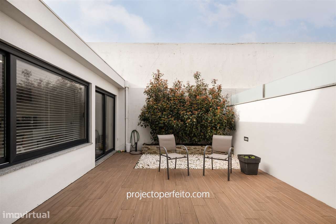 Moradia em Banda T3+1 Venda em São Félix da Marinha,Vila Nova de Gaia - Grande imagem: 2/29