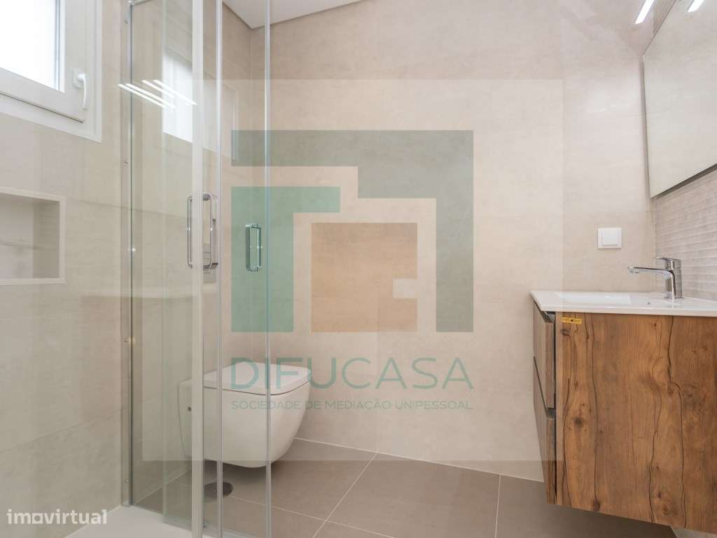 R084_2_Moradia Geminada T3+1-29