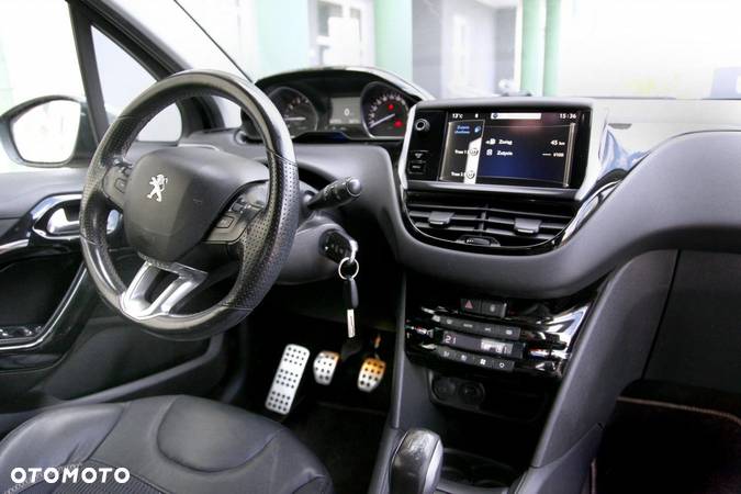 Peugeot 208 120 VTI Intuitive - 11
