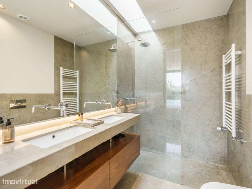 Moradia Exclusiva V4 com Piscina aquecida-29