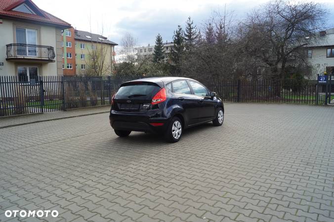 Ford Fiesta 1.25 Ambiente EU5 - 39