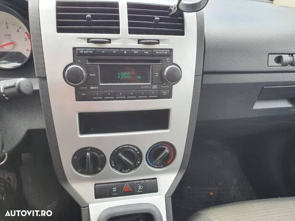 RADIO CD DODGE CALIBER - 1