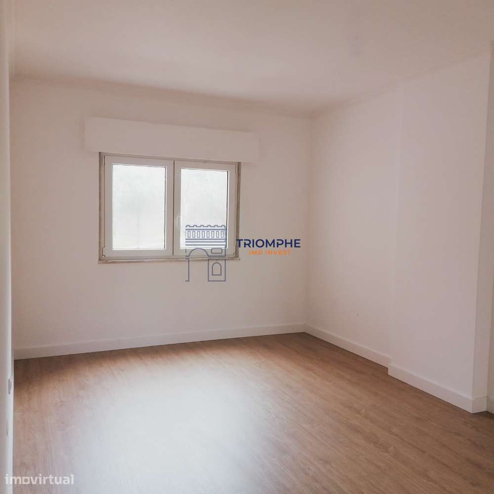 Apartamento T2 Loures - Grande imagem: 1/12
