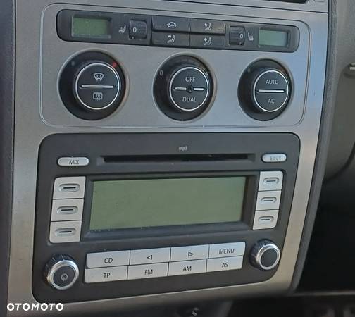 VW TOURAN 07r RADIOODTWARZACZ RADIO CD - 1