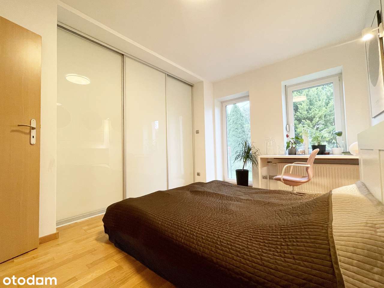 Parterowy dom wolnostojący z garażem do zamieszkania-6