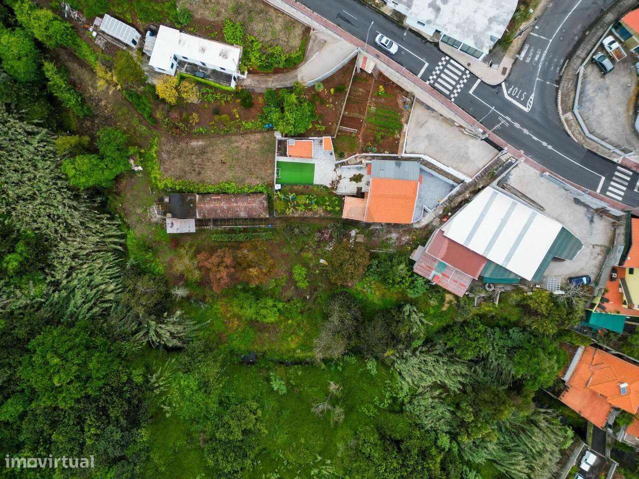 Oportunidade de Investimento em Caniço (Abegoaria): Terreno de 2.324 m-3