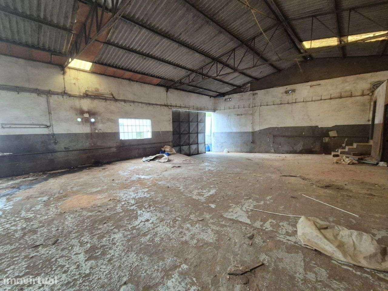 Moradia com Armazem em Santa Maria da Feira-14