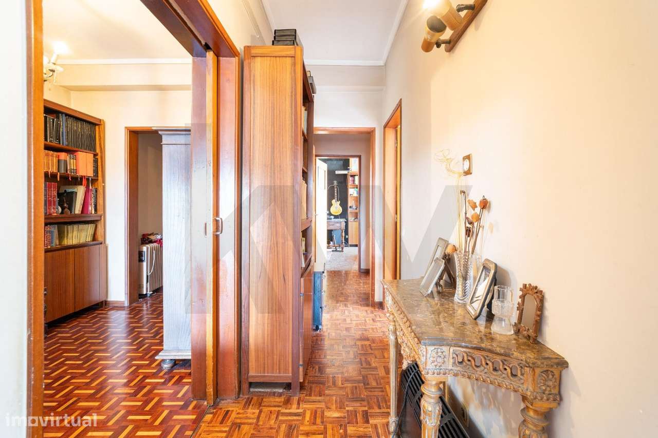 T4 +1 centro da Solum - Varandas | Garagem | Elevador - Grande imagem: 4/26