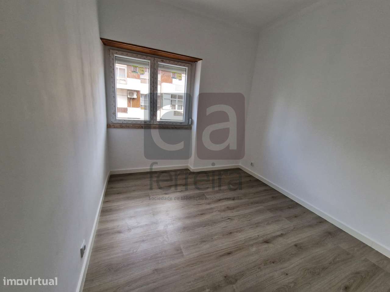 Apartamento T2 todo remodelado junto ao Shopping santarem-22